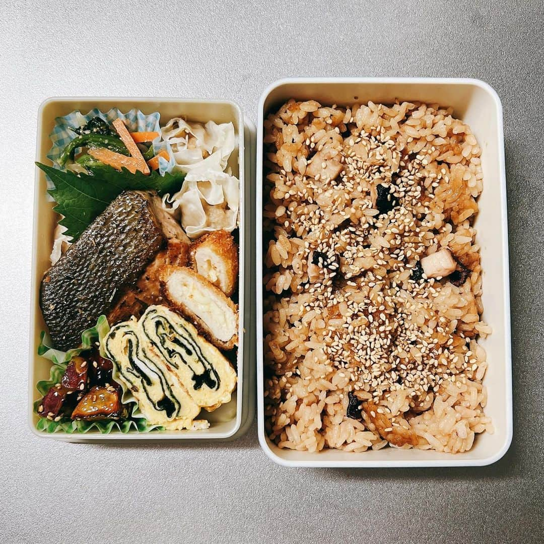 里見咲紀のインスタグラム：「【お弁当】  ・鮭のバジル焼き ・海苔の卵焼き ・大学芋 ・ナムル ・たこ飯  おにぎりは要らない日🐰  #お弁当 #旦那弁当 #お弁当記録 #ヘルシー弁当」