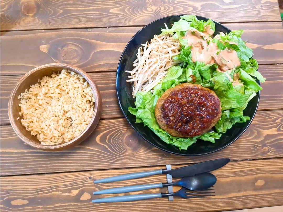 蛇足のインスタグラム：「【川村飯店】ハンバーグと大豆ライス」