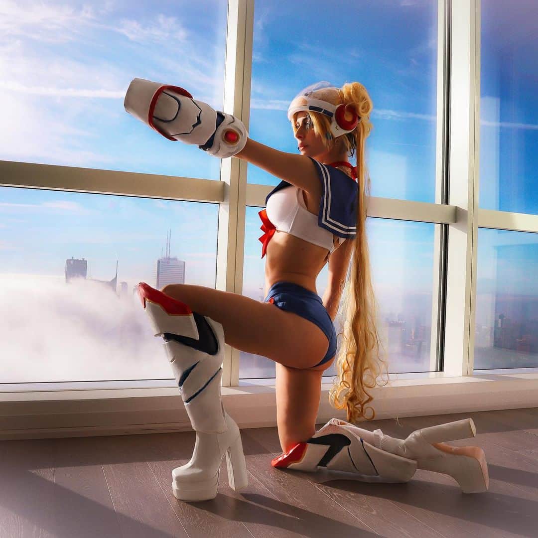 Azzyのインスタグラム：「>> Swipe to see how I MADE THIS COSTUME >> 👀🖌🎨✨  SAILOR MOON x MEGA MAN  Aka Sailor Mega Moon 🌙 I cant even decide what to eat for dinner so how am I supposed to pick just 1 character for Halloween??? naturally the only option I had was to create a mashup 🤷🏻‍♀️ I had so much fun that I want to do another costume mashup soon. Who wants to help pick my next one?! What’s the WILDEST combo you can think of? It doesn’t even have to be characters, it can be literally ANY type of combo imaginable!」