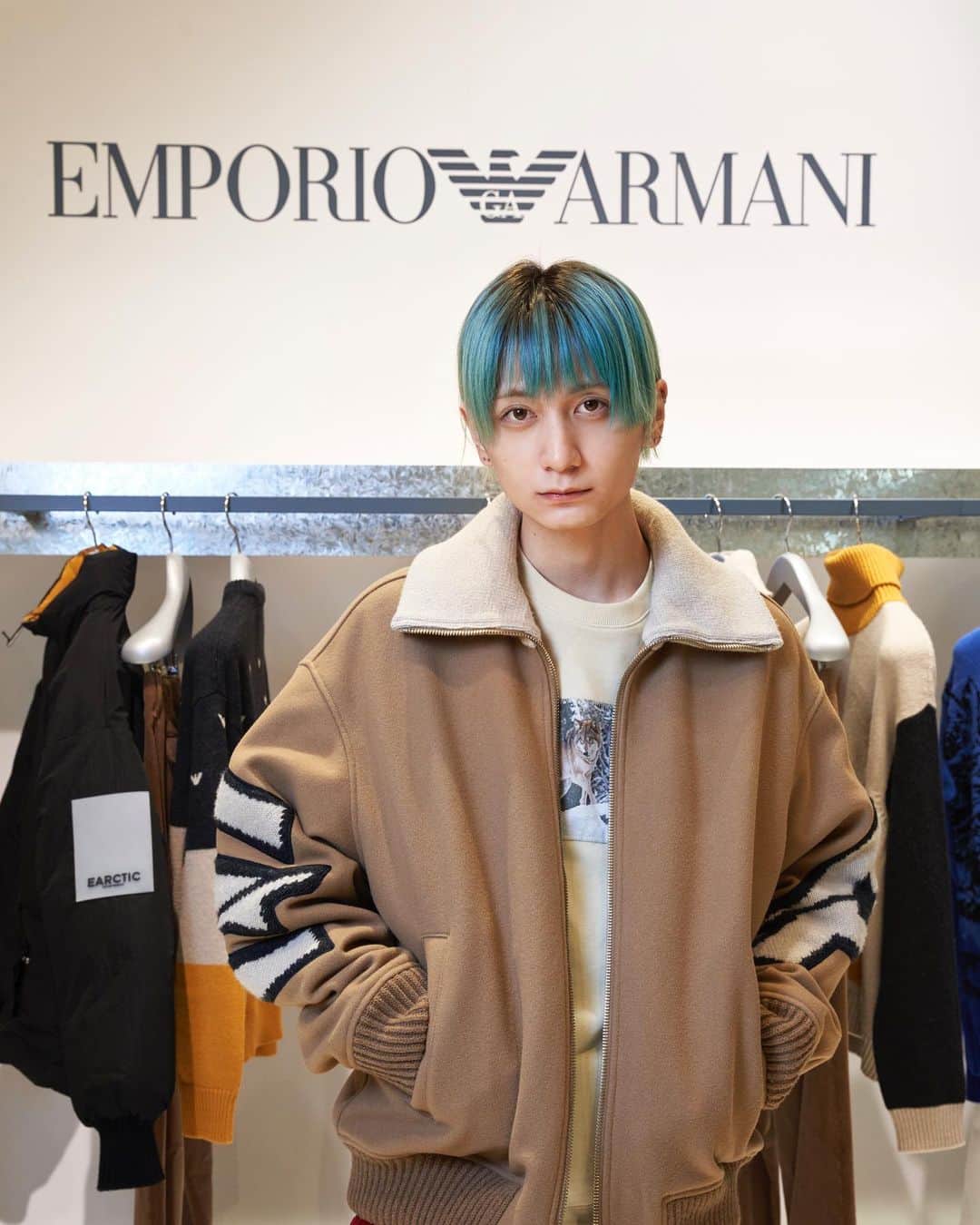 吉井添のインスタグラム：「エンポリオ アルマーニのサステナブルコレクションにお邪魔してきました✌️ 伊勢丹メンズ館にてポップアップストアが11月8日(火)まで開催しています！  #emporioarmani #sponsored #伊勢丹」