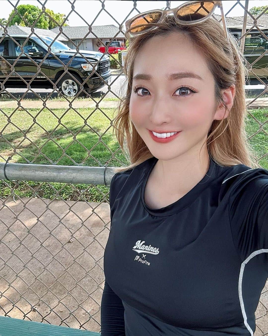 長崎望未のインスタグラム：「.  ☀️🕶📸💕⚾️🥎  早く家系ラーメンが 食べたいです🥰❤️笑  どこの家系ラーメンいこかなー😂😂😂  そういえば、iPhone XSから iPhone 14proに変えました✌🏾✨  画質良すぎて風景とかほんま色んな写真 撮りたくなってしまうーーー🤤❤︎」