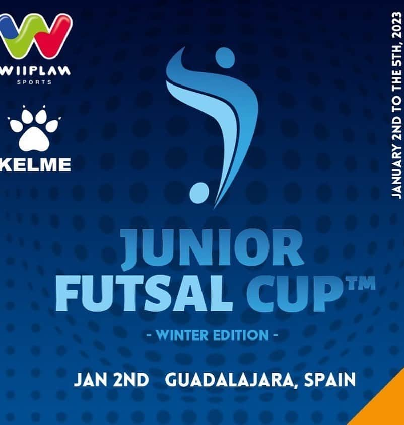 森岡薫のインスタグラム：「U-12残り2名募集！◁残りわずかです‼️締切せまる！  2023スペイン🇪🇸で新年を迎えよう！  新年1月2日からマドリードで開催される国際フットサル大会に一緒に参加しませんか？⚽️ 世界中から素晴らしいチームと選手たちが集まるスペイン🇪🇸国際大会です。サッカー選手も欧州では幼少期はフットサルからはじめて学ぶのが当たり前です。将来のスター選手達との真剣勝負です✨  今回は日本から中学生の部に1チーム。U-12小学生の部に2チームが参加します！ 現在33名が決定しています！🇯🇵  個人参加のU-12小学生の部にあと2名募集します！募集対象は小学5年生、6年生です。 この熱い戦いにぜひ一緒に参加しましょう！✨  NS時代の今、大会を通じて世界中にできた友達はこれから先の人生にきっと大きく素敵な影響を与えてくれるはずです✨  大会だけではなく、大晦日からNEW YEAR PARTYで年越し 🎉 マドリード観光ツアー。本物のチャンピオンズリーグの優勝カップなどが見れる🏆レアルマドリードの本拠地サンティアゴ・ベルナベウのスタジアム見学など。素晴らしい体験と経験が必ずできると思います。  素晴らしい1年のスタートを一緒にスペイン🇪🇸から始めましょう！  【出場チーム】 リガーレヴィア葛飾U-14  1チーム。 リガーレヴィア葛飾&フウガドールすみだU-12合同  1チーム  チームKAORU by FC REYS. 1チーム →現在関東4名、関西2名、九州4名［残り2名募集中❗️］ 監督はフットサル元日本代表 森岡薫です✨🇯🇵  まずはお気軽にDM📩をお待ちしています！ 後ほど詳細の資料を送らせて頂きます。  【お問合せ先】 株式会社レイクレア｜一般社団法人FC REYS 本社所在地:大阪市鶴見区浜5-1-42 2F 東京Office:東京都豊島区南長崎4-6-5 303 URL:https://fcreys.jp Mail:info@fcreys.jp  #スペイン  #マドリード #フットサル国際大会  #futsal  #spain  #madrid」