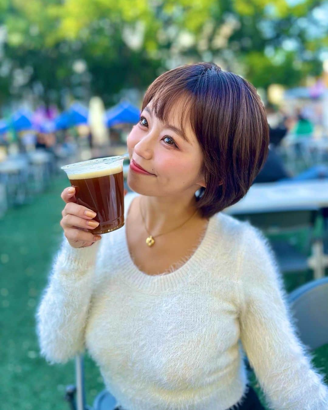 亜矢みつき（神谷充希）さんのインスタグラム写真 - (亜矢みつき（神谷充希）Instagram)「🍺✌️ 黒〜い、、おビールも、、すき😘 大き〜い、、おジョッキも、、すき😘 １つになんて絞れないよ🥰🙌 #ビール #ハイボール #友達 #一緒に飲みましょう」11月2日 12時33分 - ma.yamitsuki