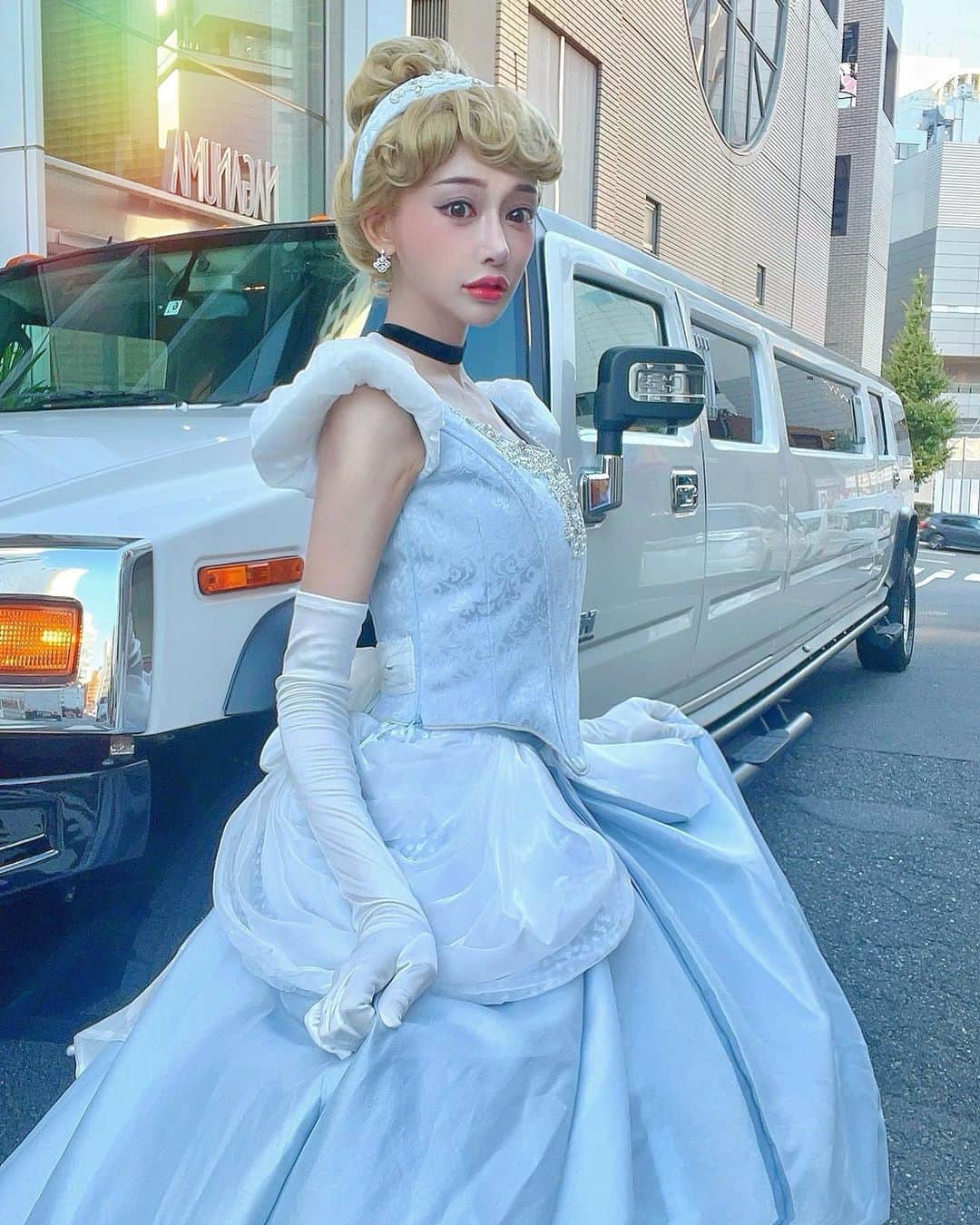 明日花キララのインスタグラム：「ごきげんよう👸🏼🪄 これが私のかぼちゃの馬車よ🎃  #シンデレラ #cinderella 👠 #ディズニープリンセス」
