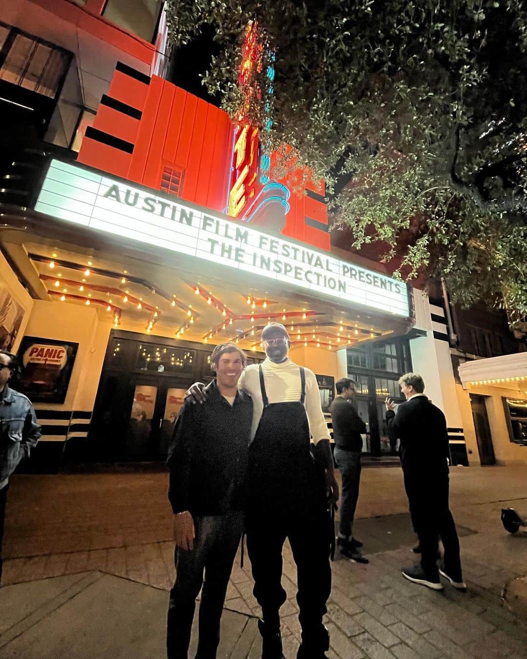 ラウル・カスティージョさんのインスタグラム写真 - (ラウル・カスティージョInstagram)「Photo dump from last weekend’s @theinspectionmovie screening with @elegancebratton at the @austinfilmfest #homestate #texas」11月3日 2時37分 - raulcastillo