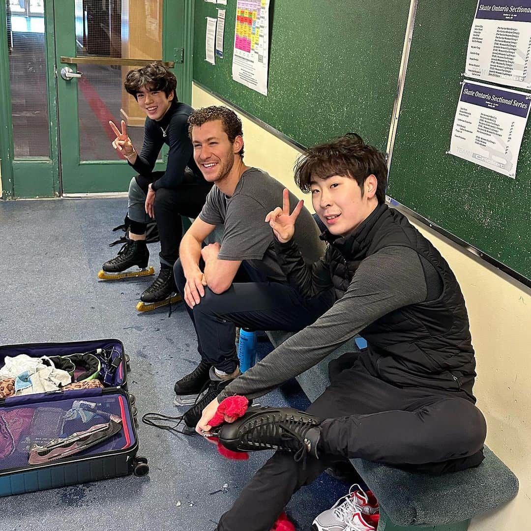 ブライアン・オーサーのインスタグラム：「The boys are back in town!🇰🇷🇺🇸🇨🇳」