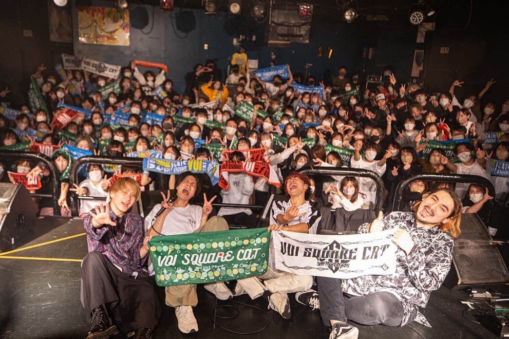 Hasshi（はっしー）さんのインスタグラム写真 - (Hasshi（はっしー）Instagram)「2022.11.1 at 渋谷Spotify O-Crest Oneman Live「Rising Right」  SOLDOUTありがとう！ あなたと俺達の未来を照らした、かけがえのない一日になりました。 ありがとうございました！！  これからも進み続けます！ またライブハウスで会おう🤘  Photo @n.nagumo   #voisquarecat #ぼいすく #ドラム #ドラマー #drum #drums #ライブ写真 #赤髪 #ロックバンド #ライブバンド」11月2日 18時54分 - hasshi_vsc
