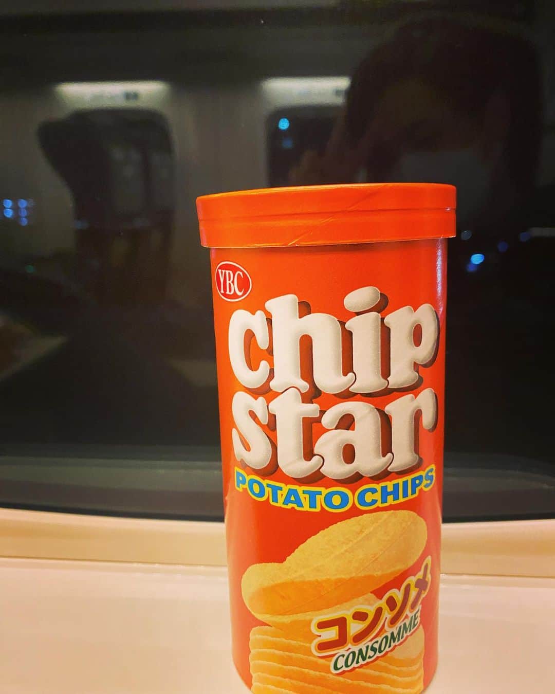 真田ナオキのインスタグラム：「旅のお供はチップスター🎶  #真田ナオキ #渋谷でどう？」