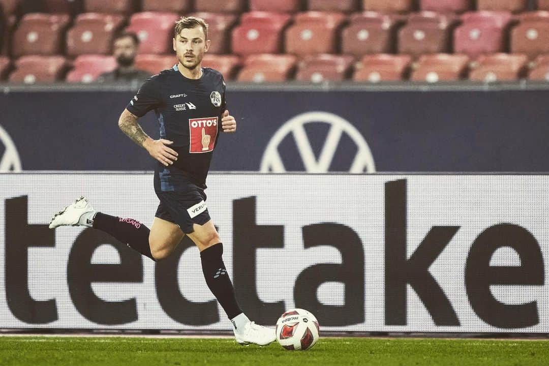 のインスタグラム：「Fokussiert in die nächsten Partien! ⚽️🔵⚪️」