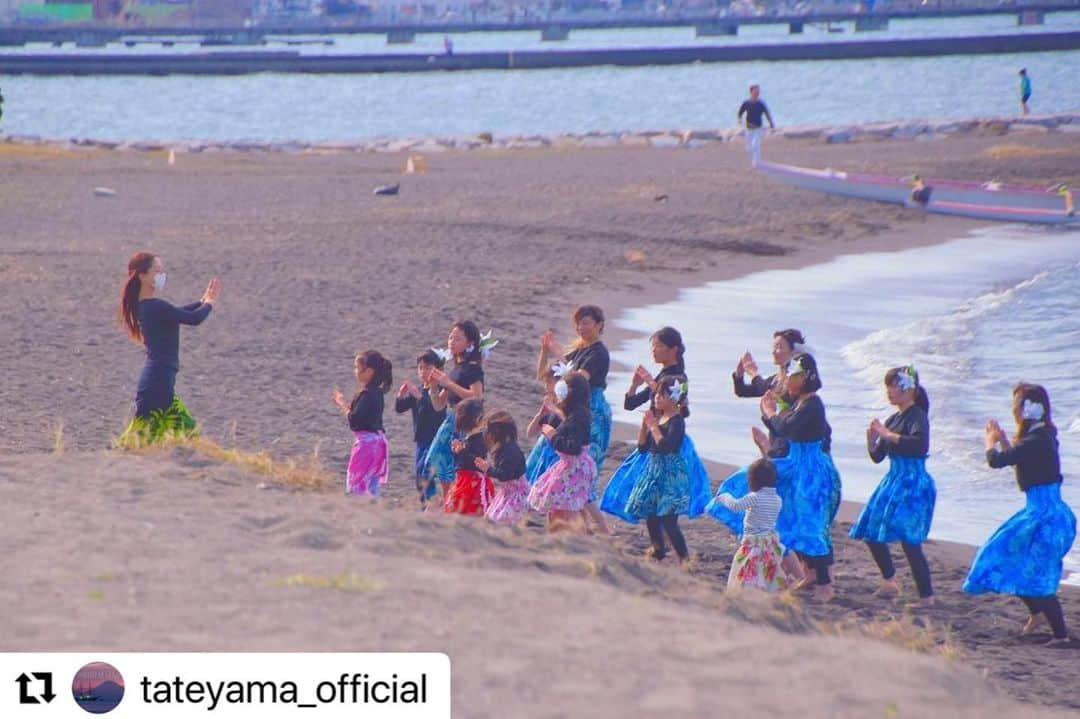 飯沼誠司さんのインスタグラム写真 - (飯沼誠司Instagram)「#Repost @tateyama_official with @use.repost ・・・ 🌴🌊🌴 ＼海の“アソビ”いろいろ🐚✨／ ・ 10/29(土)・30(日)に北条海岸で『OCEAN+FEST TATEYAMA×SURF HEROES』が開催🙌🏻💕 ボードを使ったレースでは、小学生～大人まで様々な年代の方が参加し、熱戦が繰り広げられました🔥  レースが終わった後も、海を楽しむプログラムが盛りだくさん🎶 「パン掴み競争」も立派な浜遊び🥖🍞🥐 いっぱい遊んで砂だらけꉂ🤭 でも、み～んなにっこにこ❣️  みんなを笑顔にする"館山の海"の魅力、どんどん広めていくぞ〜😆✊🏻 ・ #北条海岸 #オーシャンフェスタ #サーフヒーローズ #レース #ボード #海 #海のある生活  #海のある暮らし #自然 #ビーチフラッグ #パン掴み競争  #笑顔 #笑顔が一番 #スマイル #千葉県 #館山市 #館山 @tateyama_surf_club  @surfheroes.oceanman.series  @athlete.save.japan」11月2日 21時30分 - seiji_iinuma