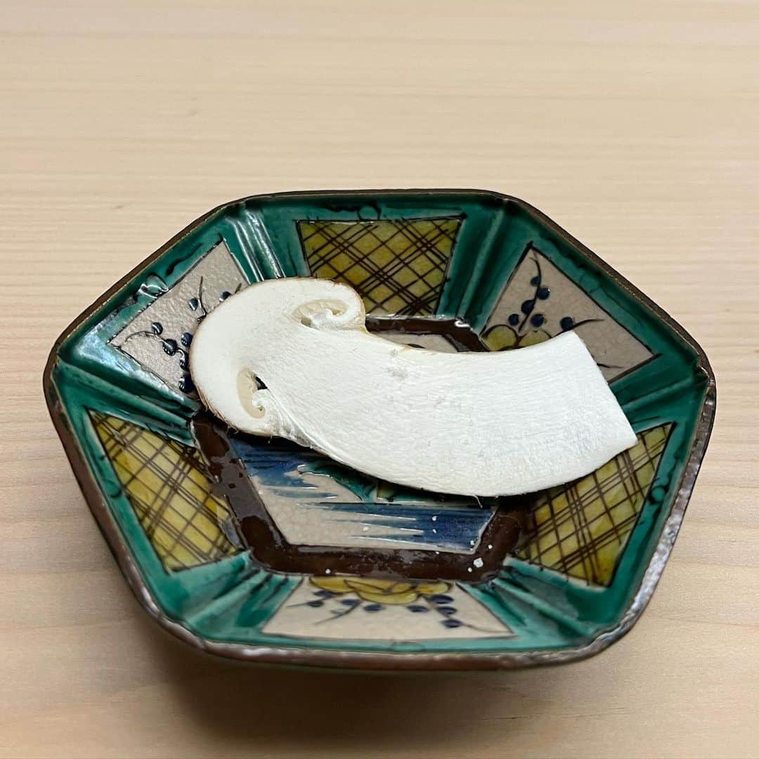 藤原ヒロシさんのインスタグラム写真 - (藤原ヒロシInstagram)「人生で一番美味しい松茸だった。」11月2日 21時41分 - fujiwarahiroshi