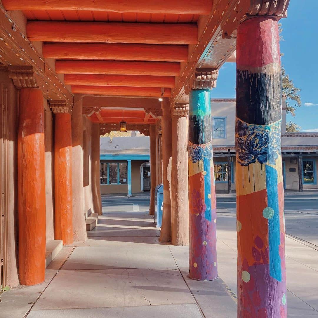 クリスのインスタグラム：「Love this town ❤️ #santafe #santafenewmexico」