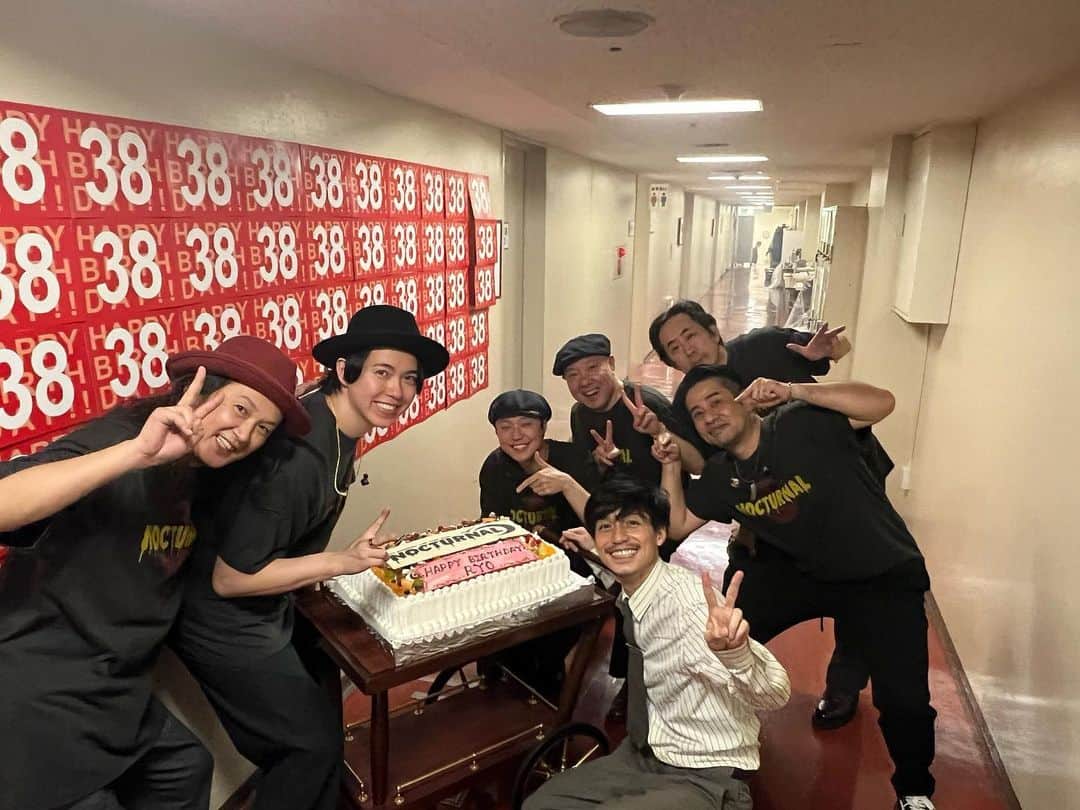 錦戸亮さんのインスタグラム写真 - (錦戸亮Instagram)「こんばんは。 38になりました。 幸せです。 おやすみなさい！」11月3日 0時21分 - ryonishikido_official