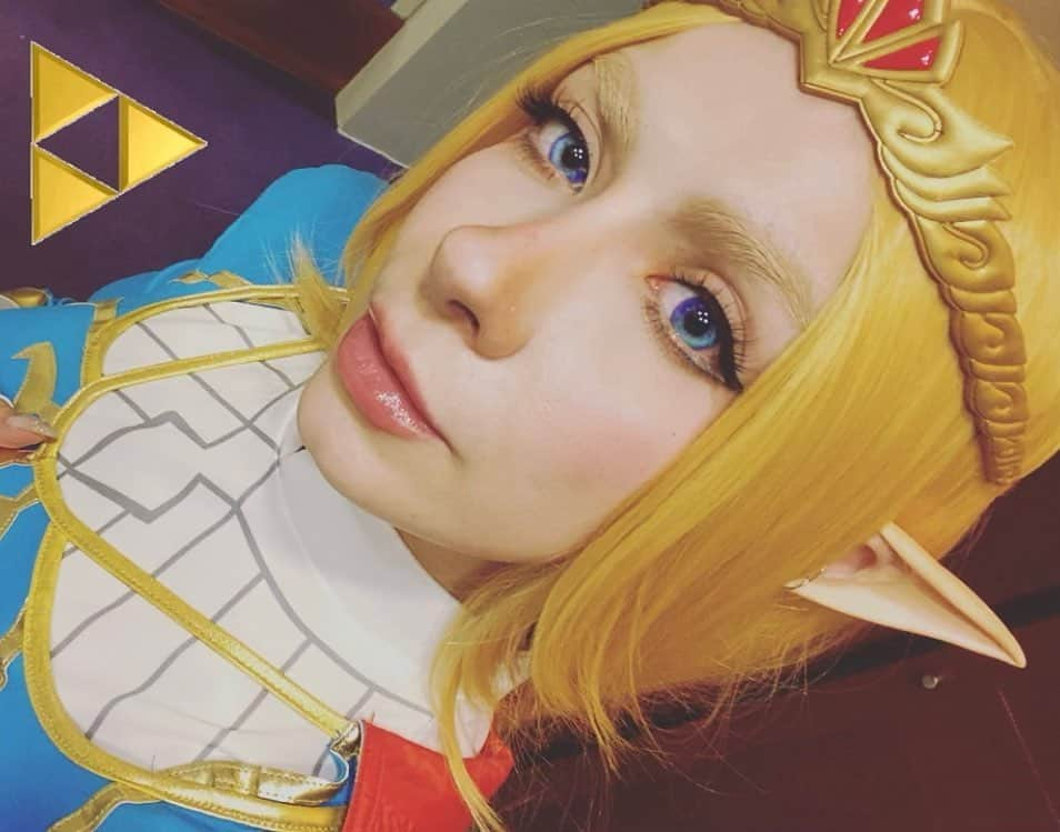 ミランダ・イバネスのインスタグラム：「Ps otra fotito de una vez xd  Los pupilentes son de @pupilentes_carnival_circlelens   El cosplay es de @miccostumes ✨」