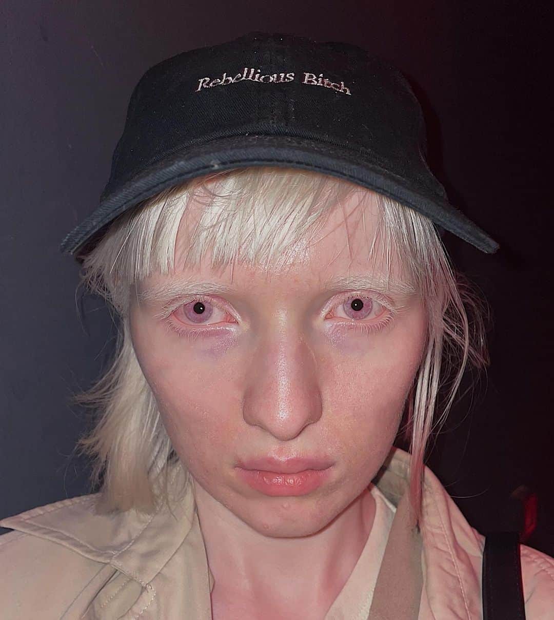 ナスチャのインスタグラム：「No makeup Rebellious」