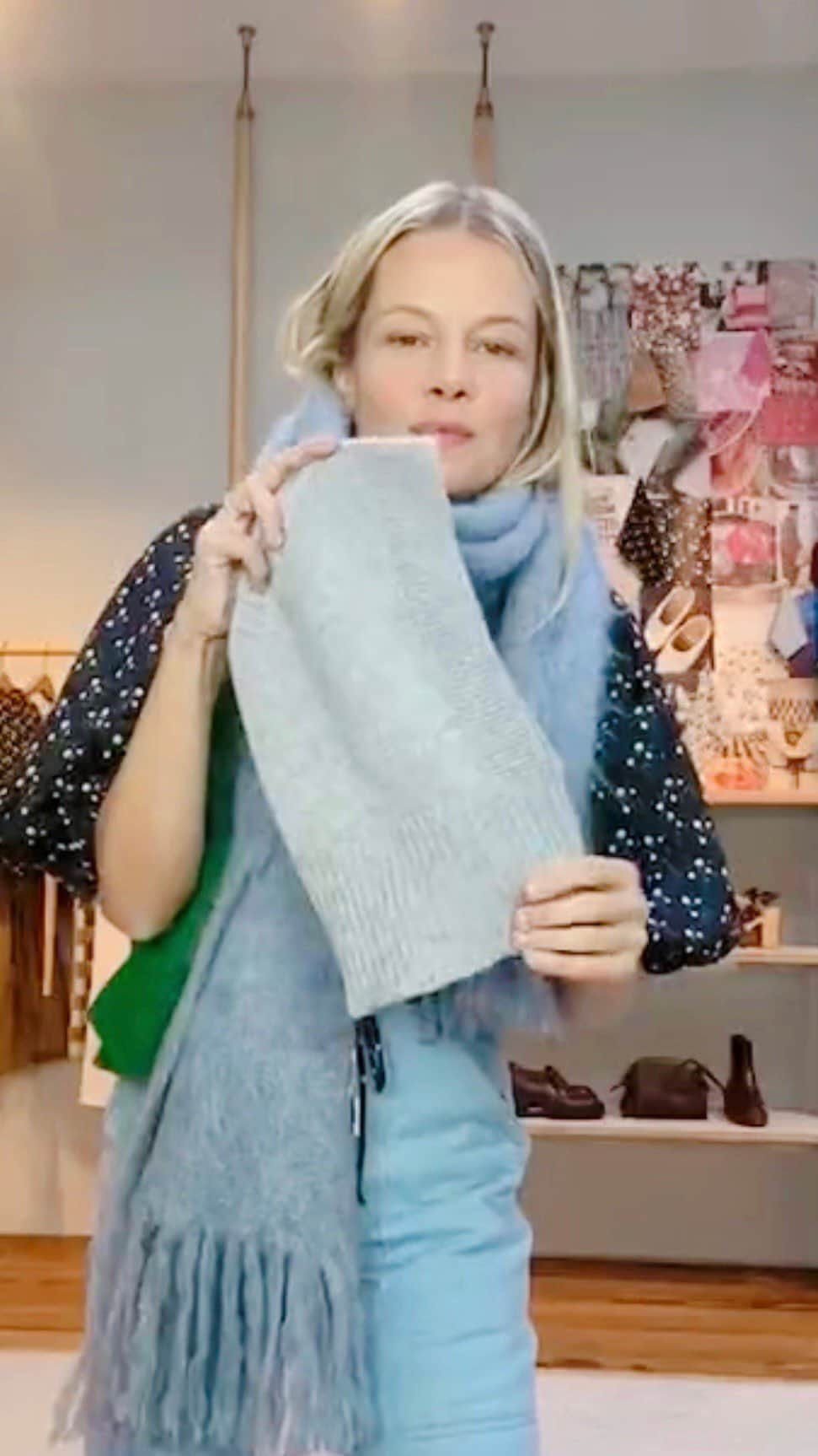 レフラーランドールのインスタグラム：「Join Jessie as she shares design secrets, styling tips, and more behind our newest pieces #loefflerrandall」