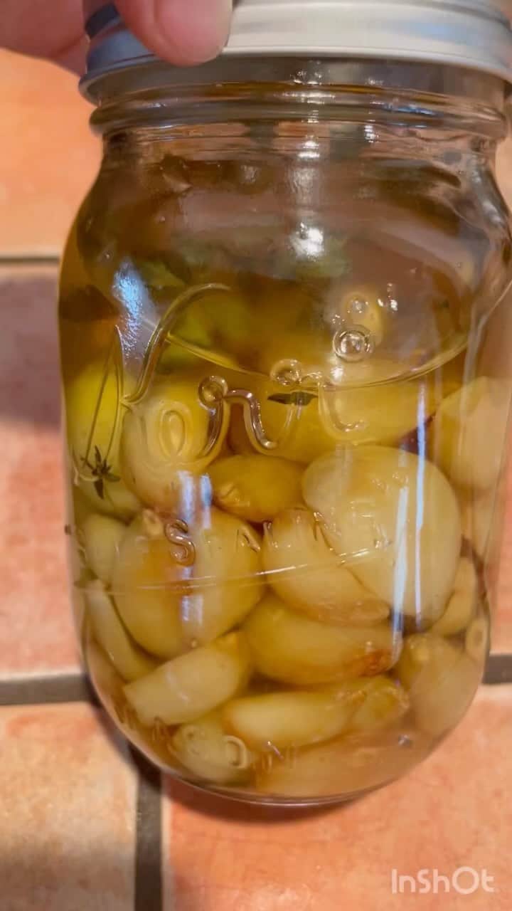 矢吹春奈のインスタグラム：「This is my favorite garlic oil. So easy to make and elevate your food taste so much better.」