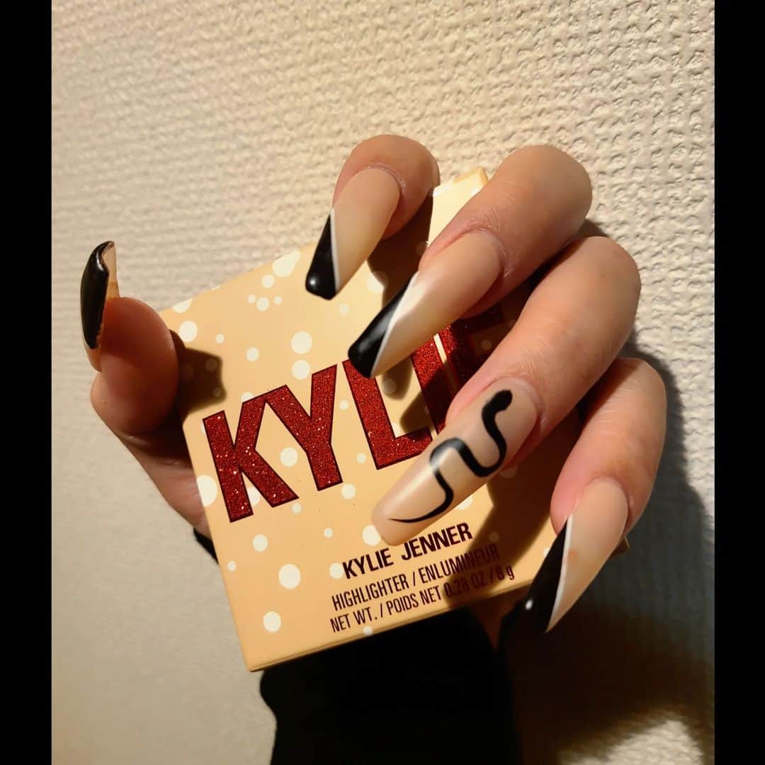 AYUMIKAMISAMAのインスタグラム：「The Matt⁡ ⁡ ⁡⁡ ⁡⁡ ⁡#newnails」