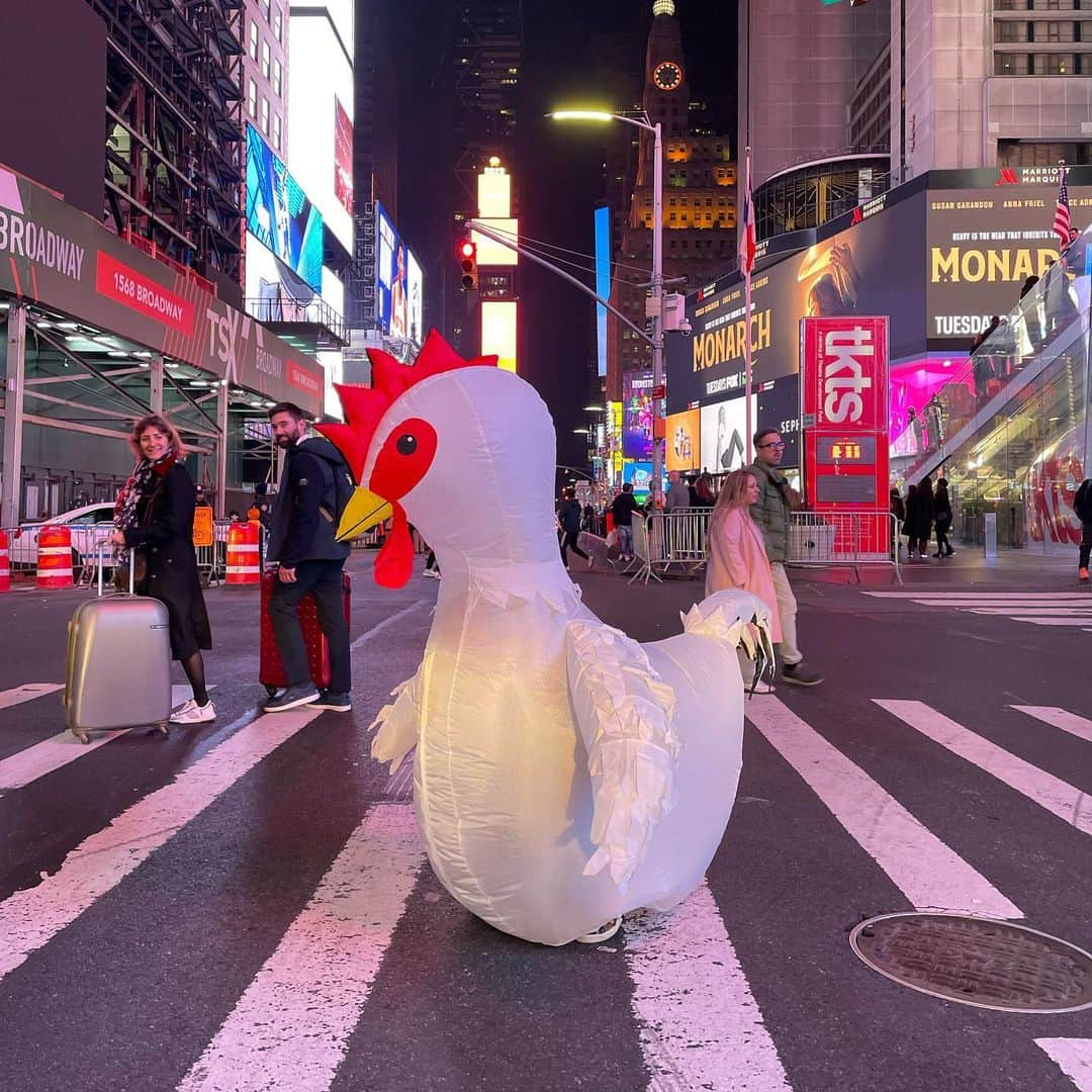 カーラ・デルヴィーニュのインスタグラム：「Halloween chick」