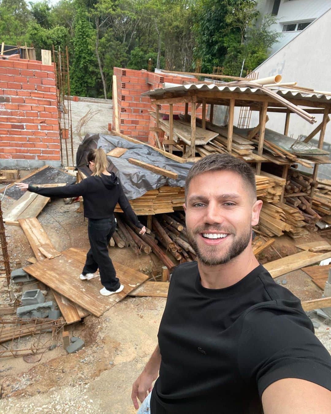 Jonas Sulzbachさんのインスタグラム写真 - (Jonas SulzbachInstagram)「Construindo um sonho 🏡」11月3日 10時30分 - jonassulzbach