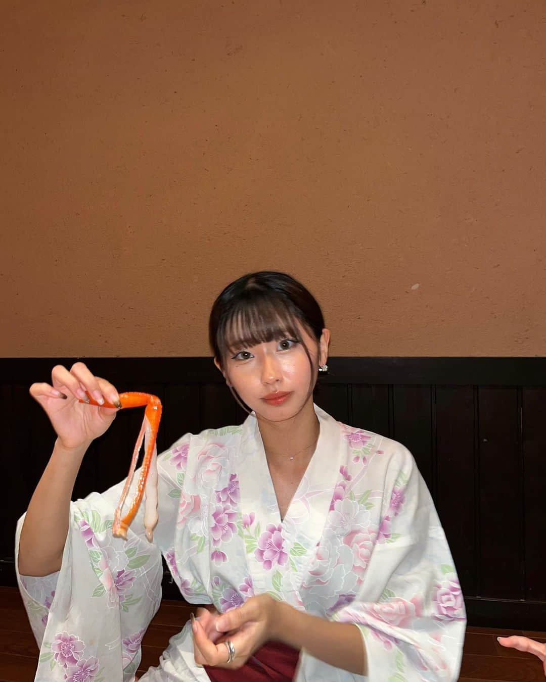 三浦寿莉のインスタグラム：「ｶﾆｶﾆ╰(╰ .ω.)╯」