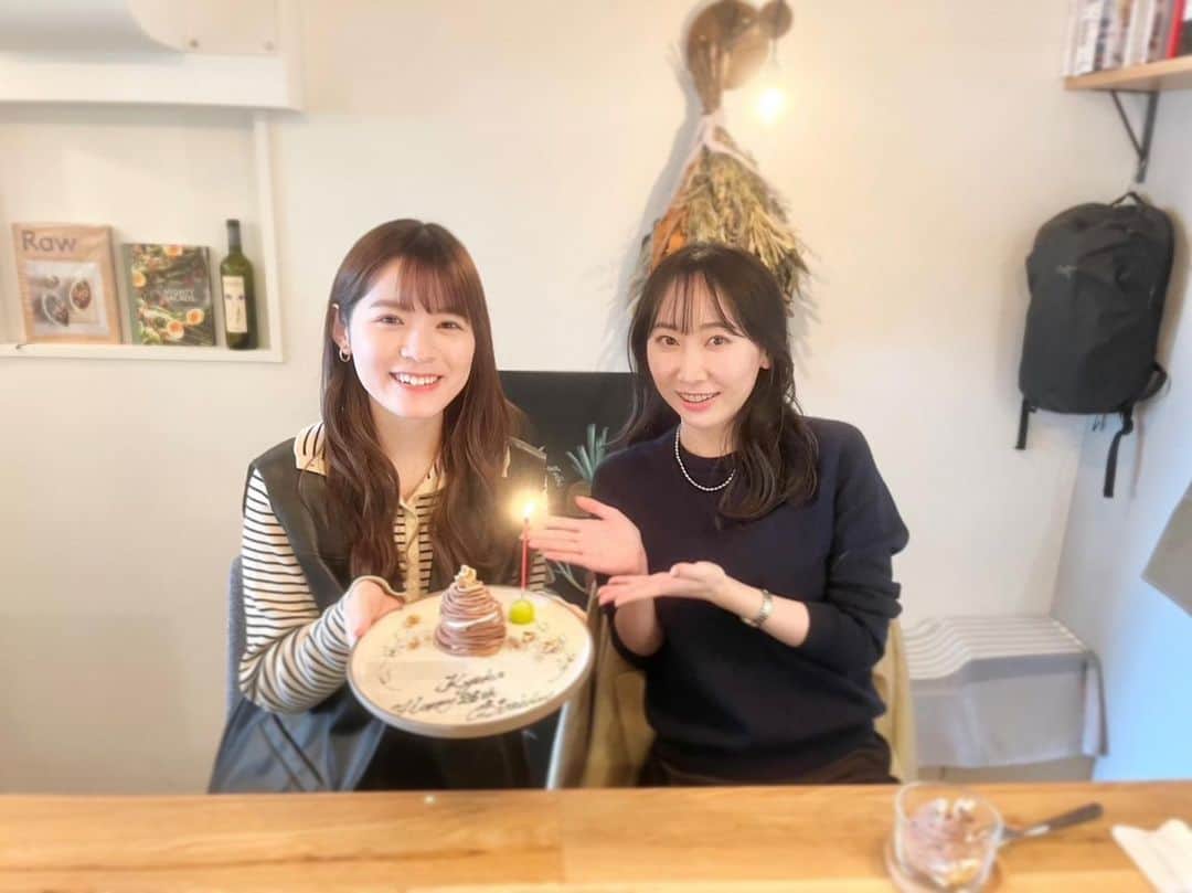 のインスタグラム：「⁡ ⁡ 萌乃さんと約束してたランチへ🍽 お誕生日のお祝いをしてもらいました！ ⁡ 出てくる料理が全部おいしくて✨ 鮮度がいい旬の食材だからか、生きてるって感じがしました！ほんとに！笑 ⁡ 食後はいつも通りお散歩🚶🏻‍♀️🚶🏻‍♀️ 1人で歩いてると体が重いのに 萌乃さんといると軽くなるんだ！ ⁡ プレゼントくれた時に「持ってたら正直に言って、私が使うから！」っていうところ可愛かった😂 ⁡ ありがとう！！！ ⁡」