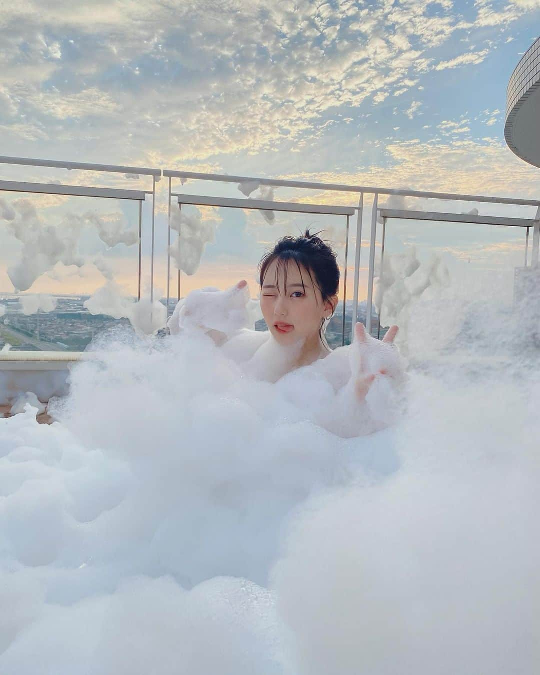 田中美久さんのインスタグラム写真 - (田中美久Instagram)「あわあわ〜🛁  #週刊少年チャンピオン ☁️雲に包まれた感じでした☁️」11月3日 14時52分 - mikumonmon_48