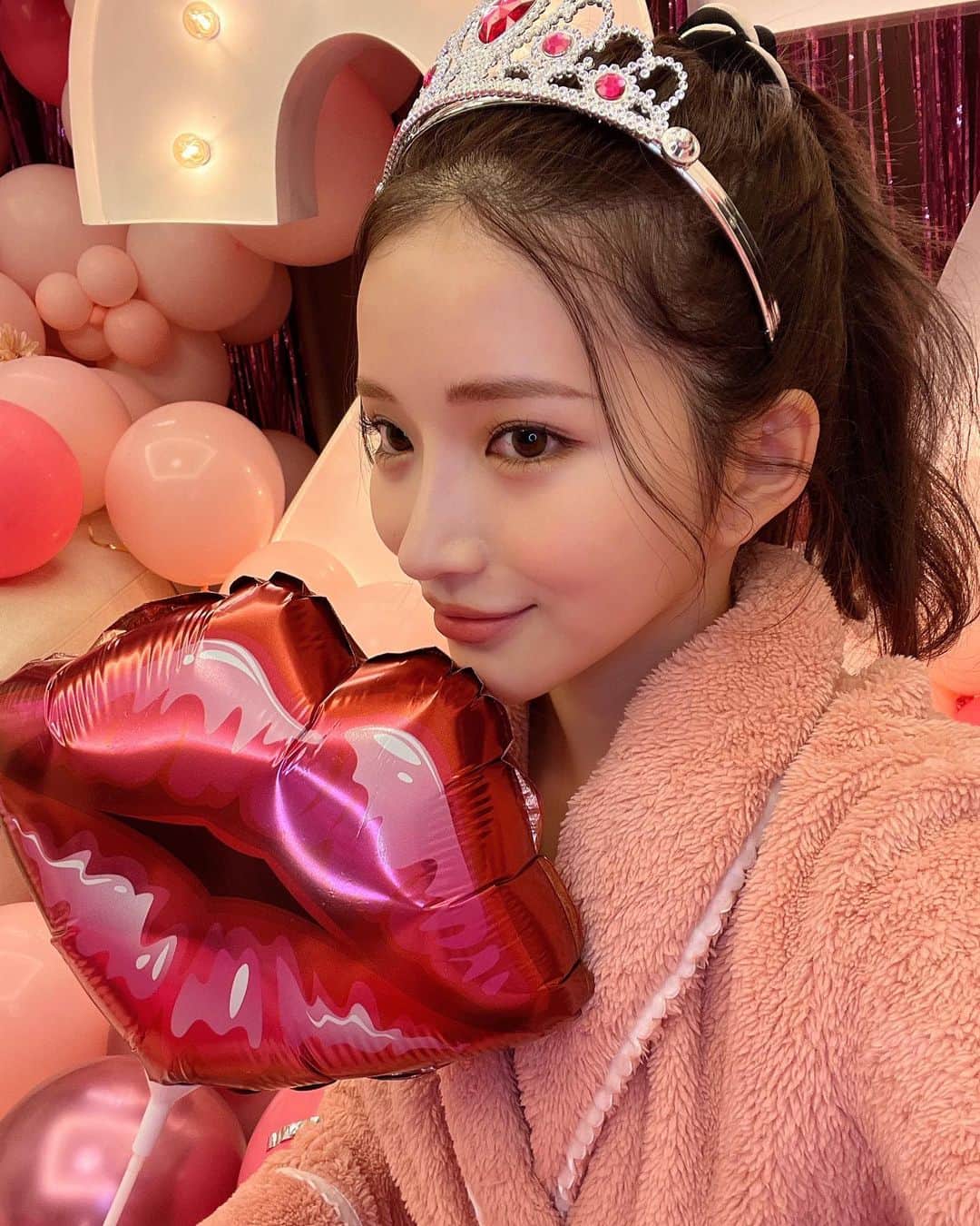 南りほのインスタグラム：「🎀👸🏼💞🥵💘💋💖🎂💕🐶」