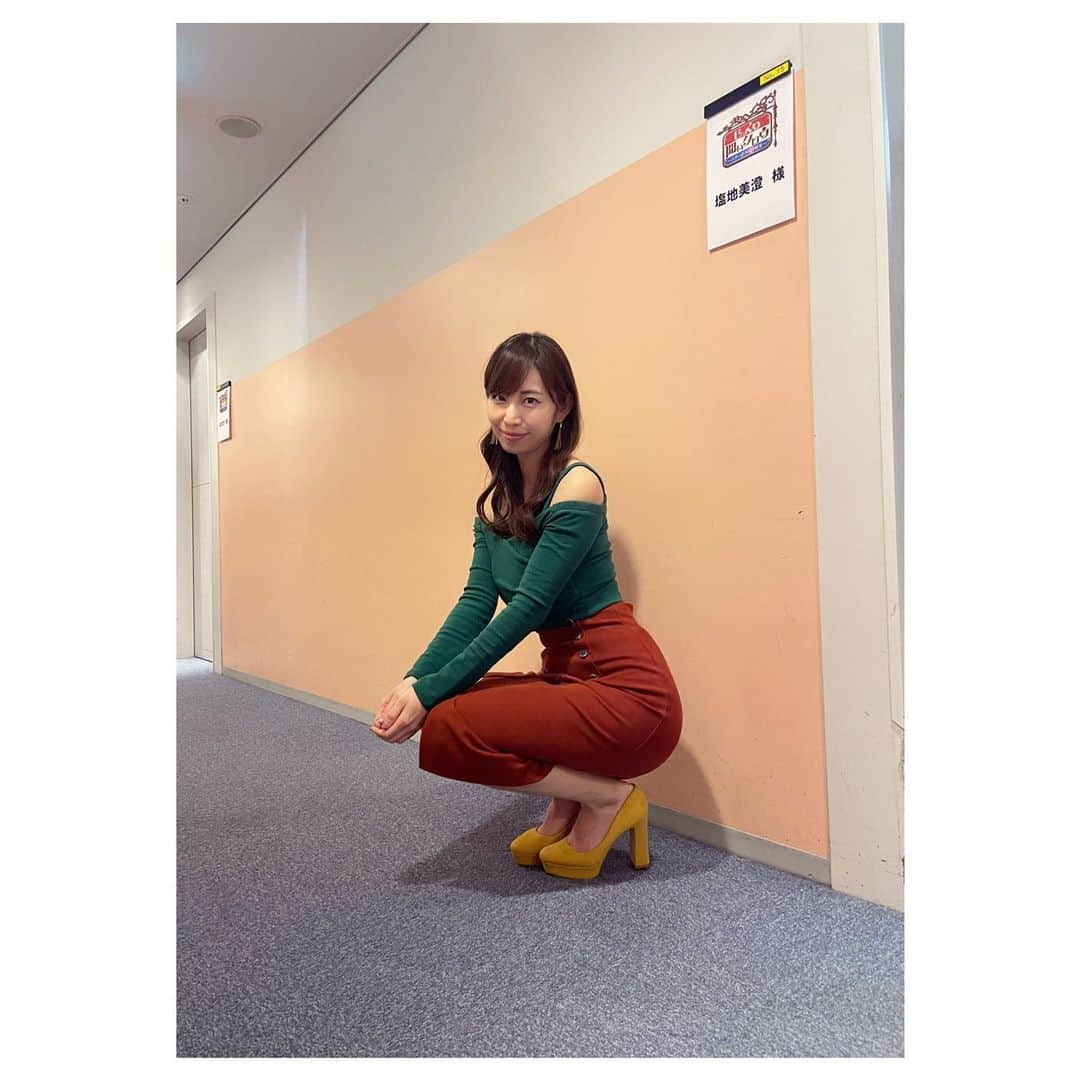 塩地美澄のインスタグラム：「今夜のテレビ東京『じっくり聞いタロウ』に見届けゲストとして出演させていただきます!  深夜0時〜 是非ご覧ください🌟  ✅11/1 『週刊アサヒ芸能』発売  ✅11/10 テレビ東京『じっくり聞いタロウ』  ✅イメージDVD「艶やか美」発売中  ✅写真集『瞬間（とき）』発売中  ✅2023年カレンダー 発売中 #塩地美澄」