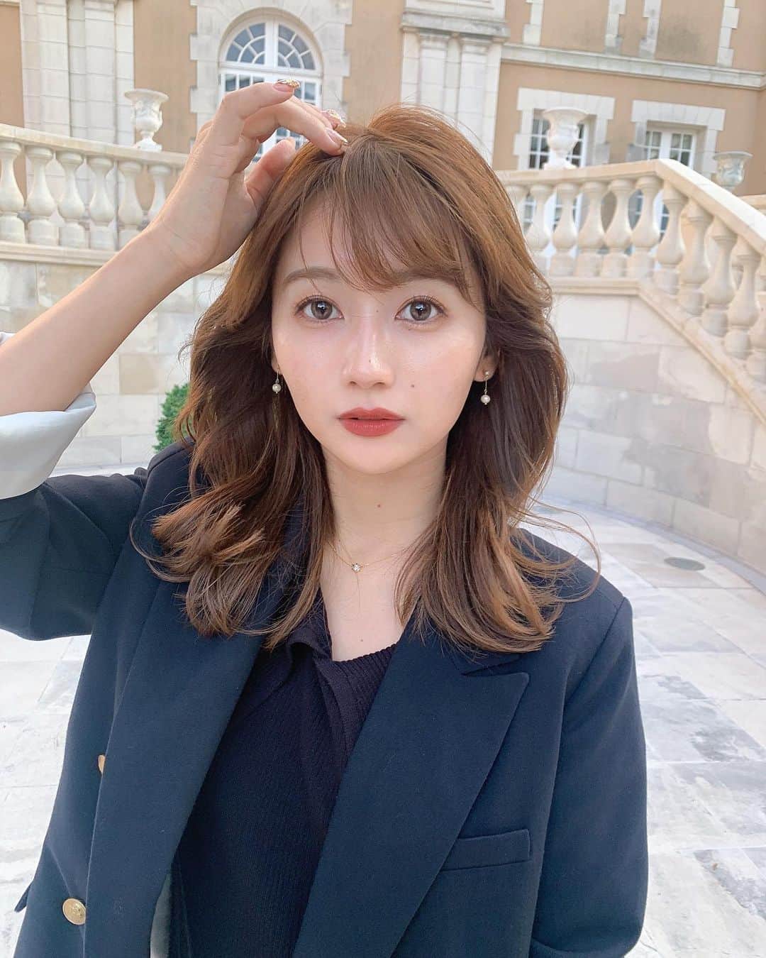 細沼紗花のインスタグラム：「.  最近スキンケアと化粧品をほぼ全部見直して総入れ替えしてる💋  洋服や髪型、メイクでだいぶ印象変わるから楽しい👶🏼👶🏼  今季の秋冬はどこに出かけようかな〜〜🍁  . #恵比寿#恵比寿ガーデンプレイス」