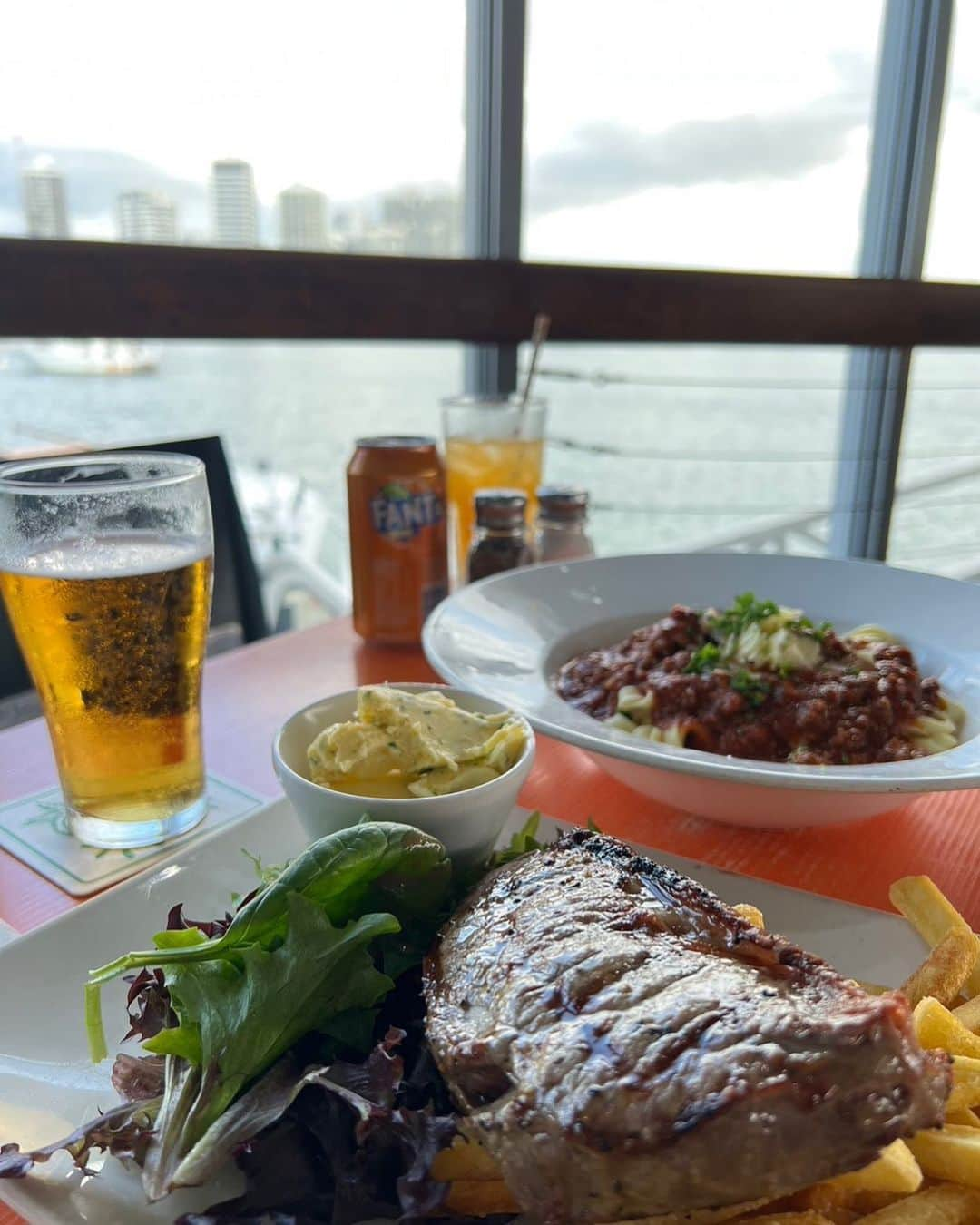 印藤虎太郎のインスタグラム：「📍Fishermans Wharf  #australia #オーストラリア留学 #オーストラリア生活 #brisbane #ブリスベン生活 #メルボルン #ワーホリ #ワーホリオーストラリア #ワーホリ生活 #ワーホリ準備 #ワーホリ #Melbourne  #留学 #留学生活 #留学したい人と繋がりたい #留学日記 #サッカー #goldcost #ゴールドコースト旅行 #海 #sea #海外旅行 #海外留学 #soccer #restaurant #レストラン」