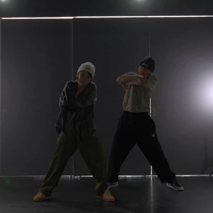 のインスタグラム：「💡 less of you - @keshi  choreographe by me with @rikilotus105   #本田姉弟」
