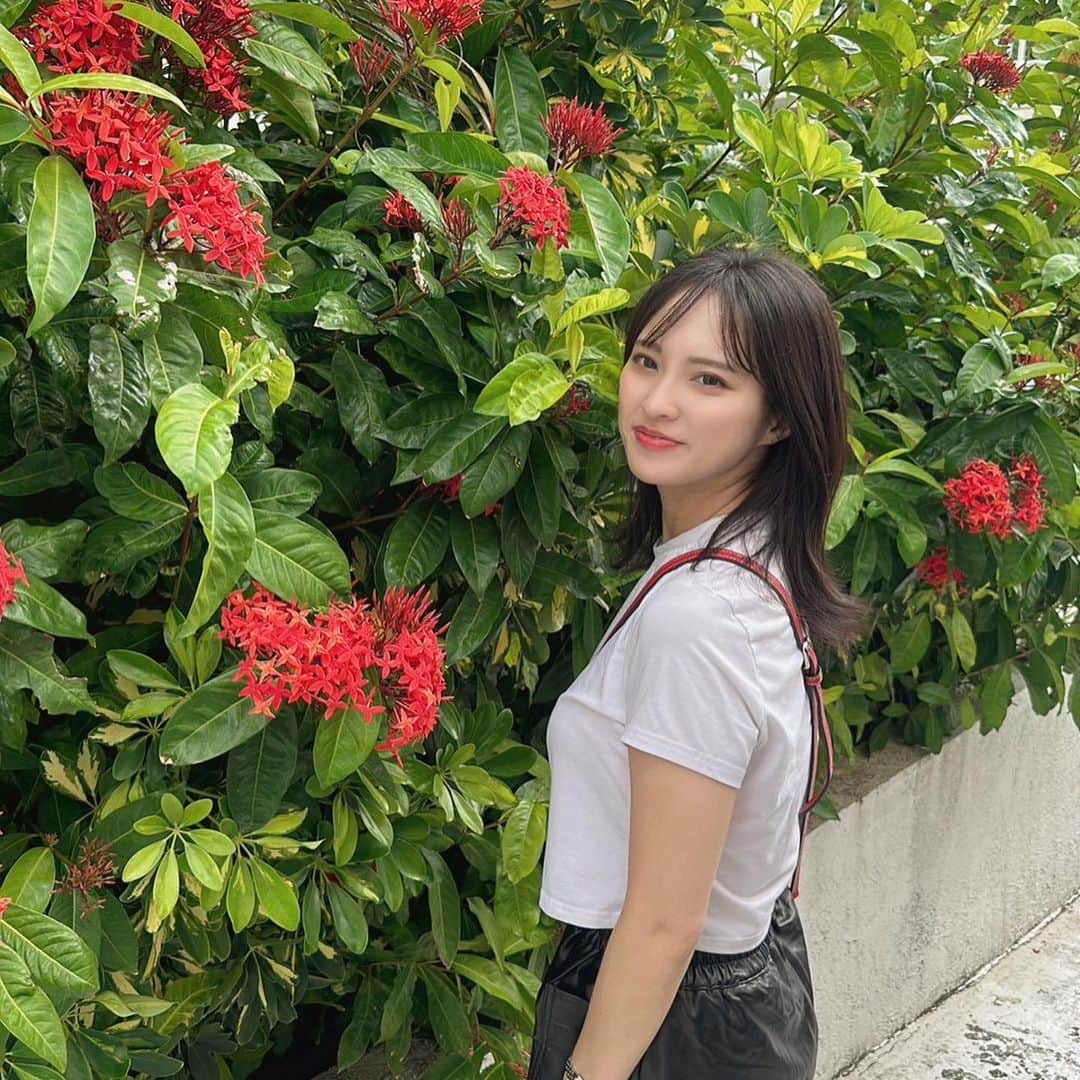 原紀舟のインスタグラム：「プロフィール写真変えた🌺  沖縄良きすぎました🥹🫶  アプリすごすぎ🥹ww  #瀬長島ウミカジテラス  #ウミカジテラス」