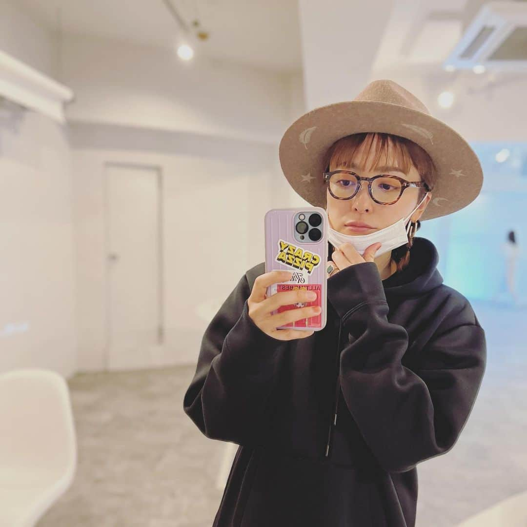 平山あやのインスタグラム：「@resee.official のメガネ♡  #fashion  #megane #ootd  #thankyou」