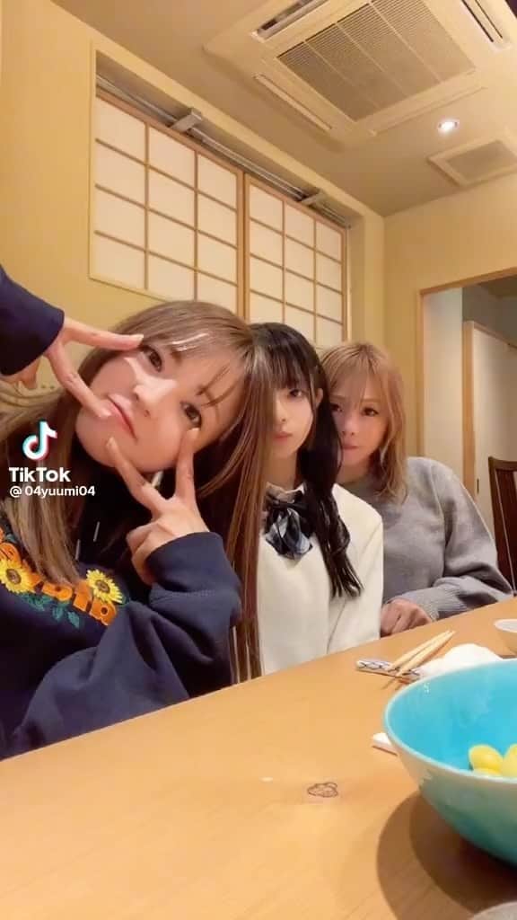 のインスタグラム：「. 大好きな娘と 大好きな妹❤️」