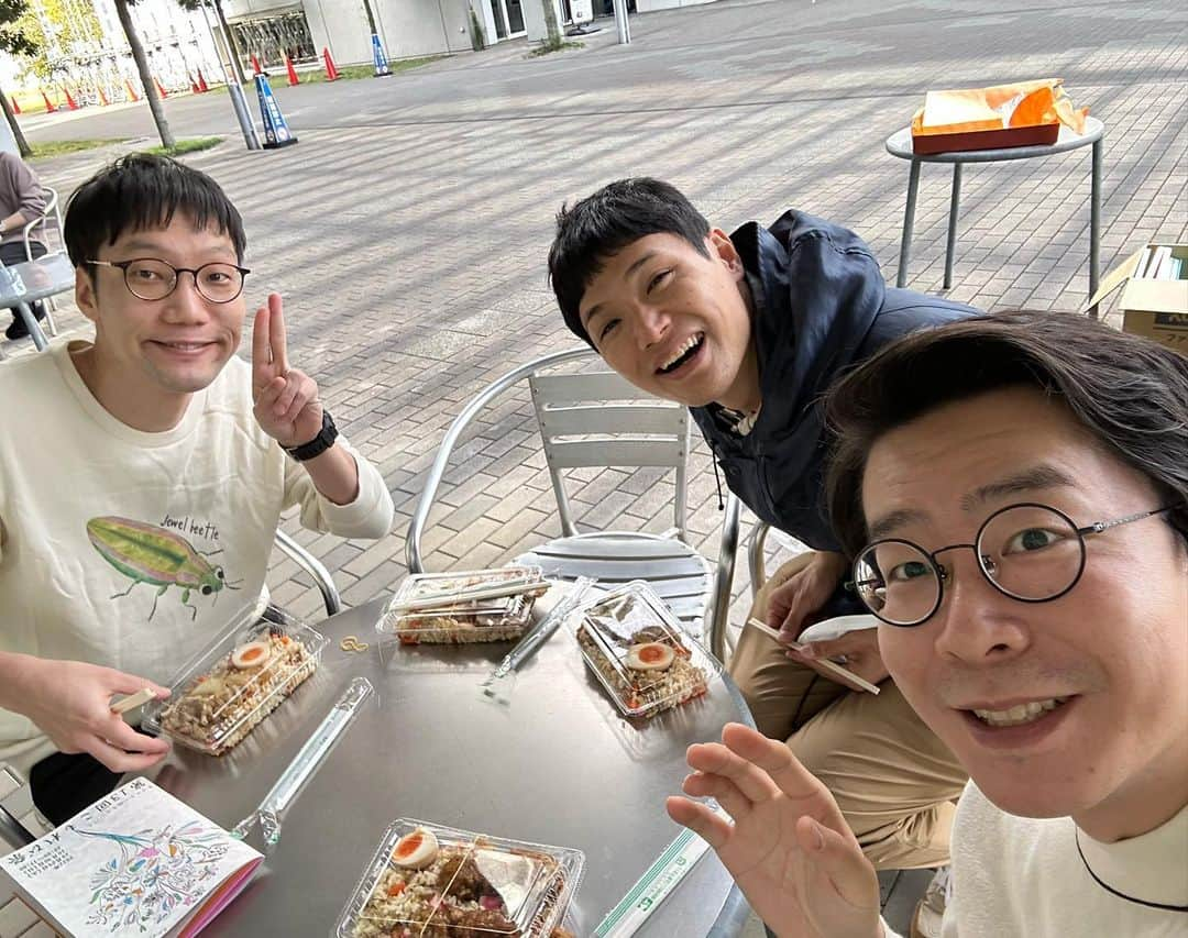 浦井のりひろさんのインスタグラム写真 - (浦井のりひろInstagram)「もう中さんに学祭でチャーハンいただいた先週の思い出。  #もう中学生さん #学祭２つと #大宮2ステ #1日ご一緒した #前の日も学祭一緒 #こんなにもう中さんと過ごす週末はしばらくないでしょう #チャーハン美味しかったです」11月3日 23時34分 - uraidanbura