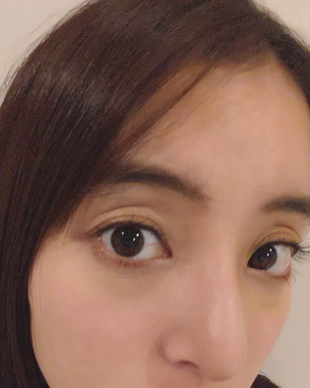 新木優子さんのインスタグラム写真 - (新木優子Instagram)「@diorbeauty   ホリデーコスメでメイク💄 ・②をアイホール全体に ・⑤を二重幅にホワッと ・④をアイラインの代わりに細めにしっかり ・③を下瞼の黒目の下あたりにちょこっと忍ばせ ・①を目頭と涙袋のところに少し🤏🏻  knit : @snidel_official  ring : @dior earring : @knowhowjewelry」11月4日 0時30分 - yuuuuukko_