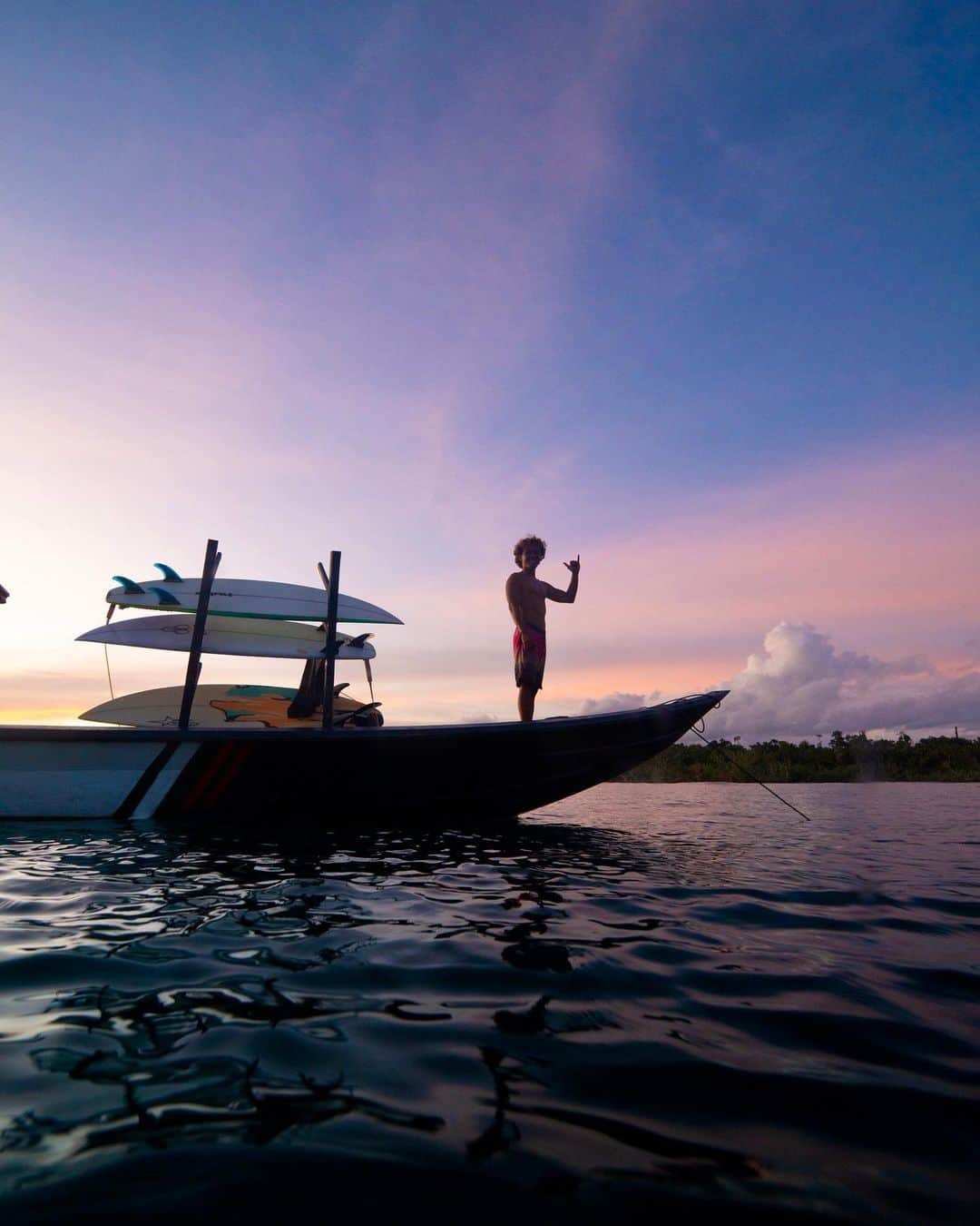 Travis Burkeさんのインスタグラム写真 - (Travis BurkeInstagram)「Dream come true!! Some of the best waves of my life as I spent the last 2 weeks living on a small private island in Indonesia with the locals and visiting my good friend @reyannemustafa who is working here.   This place and these people are all so incredibly special! I can’t thank @theshadowmentawai enough for the hospitality and giving me a glimpse of their paradise!   First photo captured by Rey 🙏🏼🙌🏼. Also a huge thanks to @sector9 for helping make this trip possible!」11月4日 1時15分 - travisburkephotography