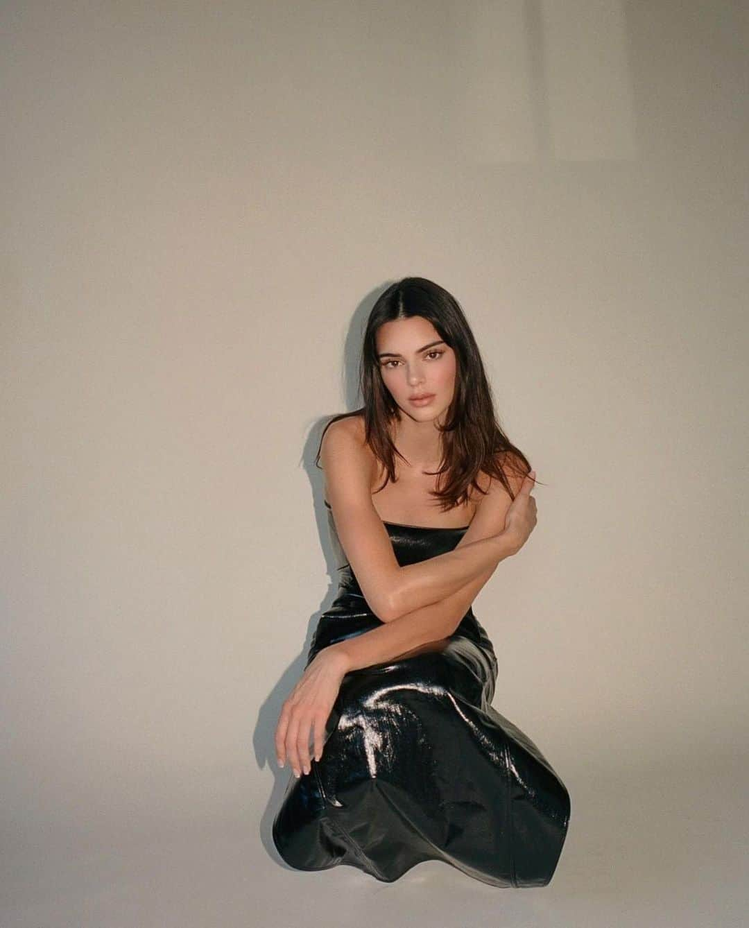 カーダシアン家のお騒がせセレブライフのインスタグラム：「Happy Birthday, @kendalljenner 🖤」