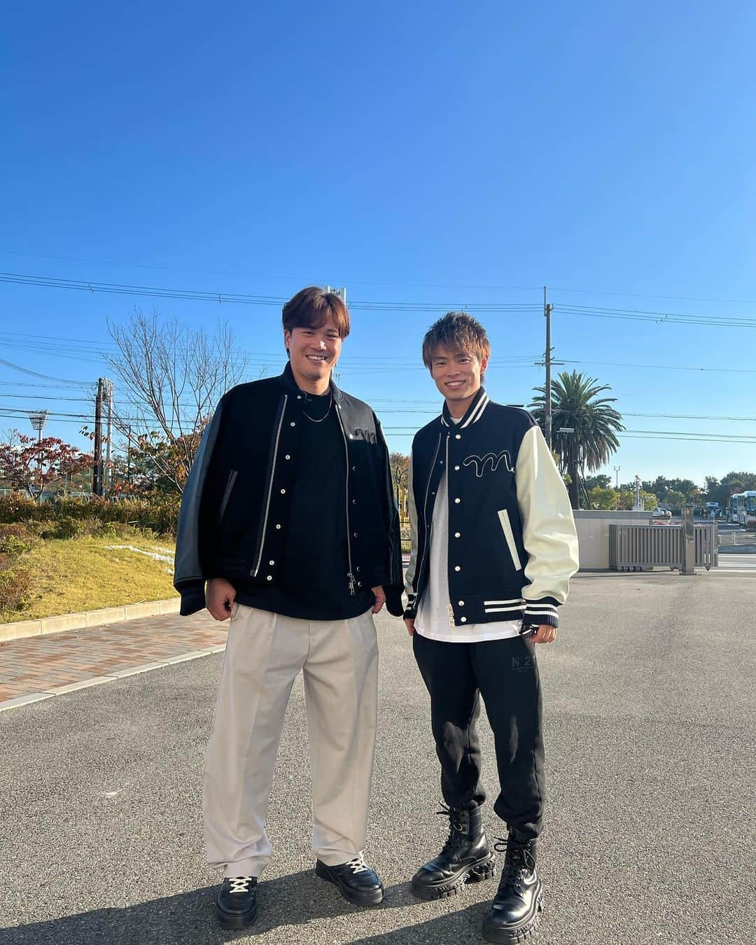 山岡泰輔さんのインスタグラム写真 - (山岡泰輔Instagram)「⁣ とらいさんに誕生日プレゼントでもらった服を⁣ お揃いで2人で着ました🥰⁣ めちゃ可愛いくて嬉しい🥺⁣ ⁣ 天気も良くてめちゃくちゃ良い🙆‍♂️⁣ ⁣ #ありがとう#とらいさん」11月4日 15時52分 - yamaokataisuke__official