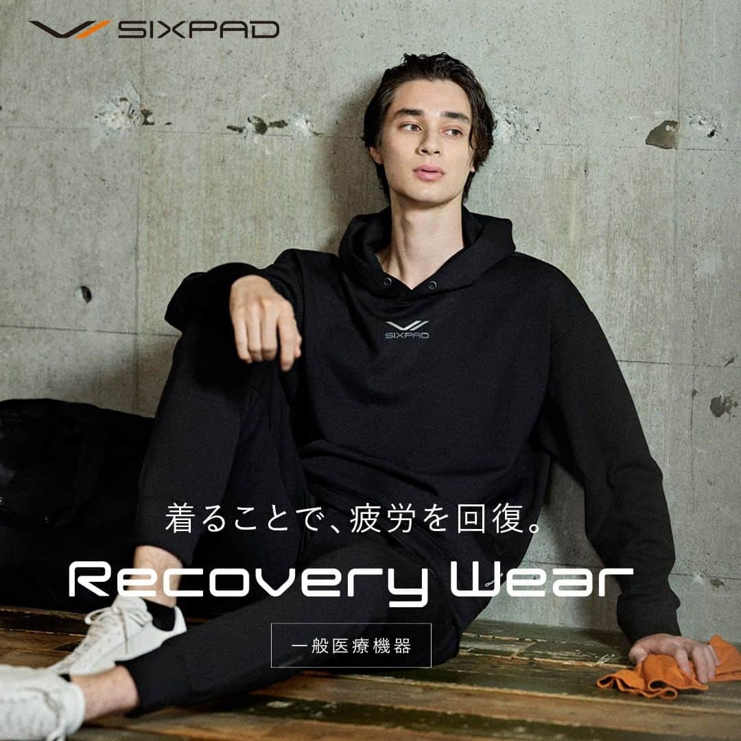 SIXPADのインスタグラム：「＼「SIXPAD Recovery Wear（シックスパッド リカバリーウェア）」本日新発売／  着ることで、疲労を回復。 日常に、スポーツに、ベストコンディションを。  今日の疲労を明日へと持ち越さないために何ができるのか？ 身体づくりを追求してきたSIXPADからの答え、 それが、SIXPAD Recovery Wearです。  SIXPAD独自の特殊繊維「Mediculation（メディキュレーション）」が、 体温を輻射（ふくしゃ）し、血行を促進。  質の高い疲労回復で、充実したライフスタイルを。  #SIXPAD #シックスパッド #リカバリーウェア #着ることで疲労回復 #疲労回復 #血行促進 #健康 #コンディショニング #ボディケア #リカバリー #セルフケア #QOL #RecoveryWear #新発売 #クルーネック #パーカー #ジョガーパンツ」