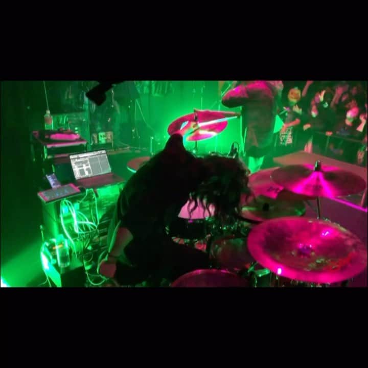 Natsuのインスタグラム：「2022.10.31 渋谷CLUB ASIA Eris live drum cam  #nocturnalbloodlust #ノクブラ #drums #drumcam #drummer #metal  #metalhead #metalcore #deathcore #deathmetal #blastbeat #japanesemetal #japanesemetalcore #breakdowns #breakdown #doublebassdrum」