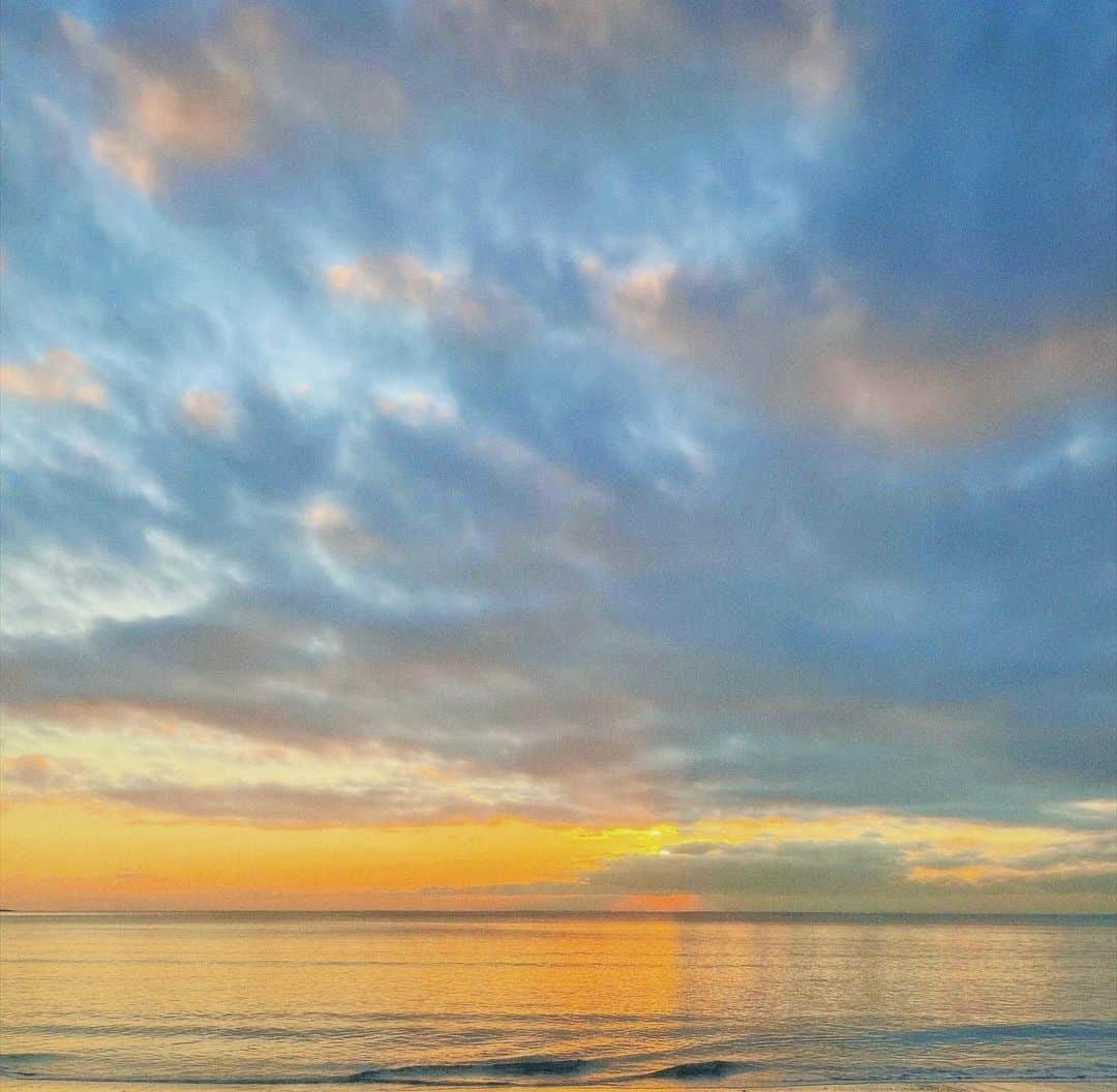 のインスタグラム：「前は朝日が好きだったけど、今は夕日の方が好き」