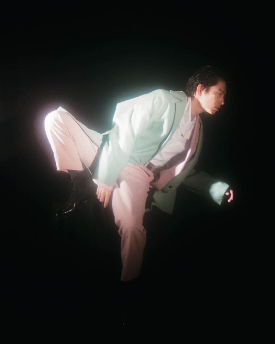 三宅健さんのインスタグラム写真 - (三宅健Instagram)「in the dark #瞬間電報健」11月4日 18時01分 - kenmiyake_j