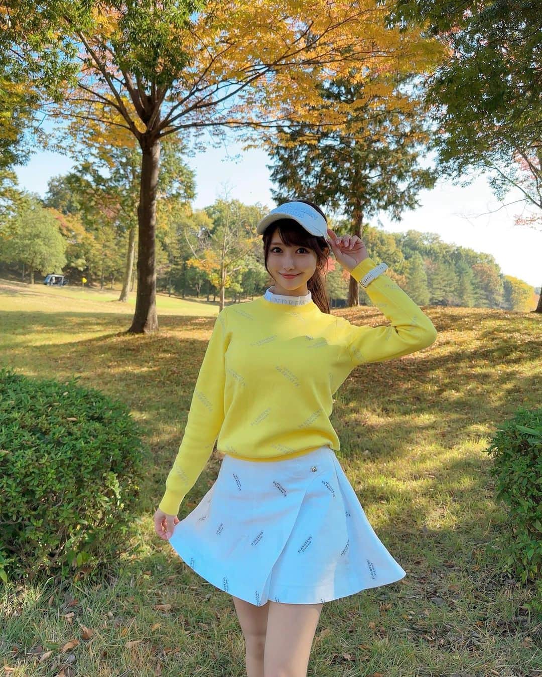 MAYUさんのインスタグラム写真 - (MAYUInstagram)「. 🌼🤍💛 . @standrews_jp コーデ💛 このイエローのやわらかい色味がとってもかわいいの〜🌼 . 秋めいてるゴルフ場にも合う☺️✨ . スコアは⚪️46.43-89（32putt） ちなみにパット数の内訳は、前半21の後半11🤣！ 前半3パットがたくさんで。。🤣 後半は寄せもパットも調子が上がったの〜✨ ハーフ11パットは初めて👏✨ . グリーン周りはとっても大事⛳️🥺 . . #ゴルフ女子#ゴルフ#ゴルフコーデ#ゴルフウェア#セントアンドリュース#森林公園ゴルフ倶楽部#golf#golfwear#golflife#golfstagram#golfcourse#golfaddict#golfclub#golfday#standrews#japanesegirl」11月4日 18時39分 - mayu.kina_golf