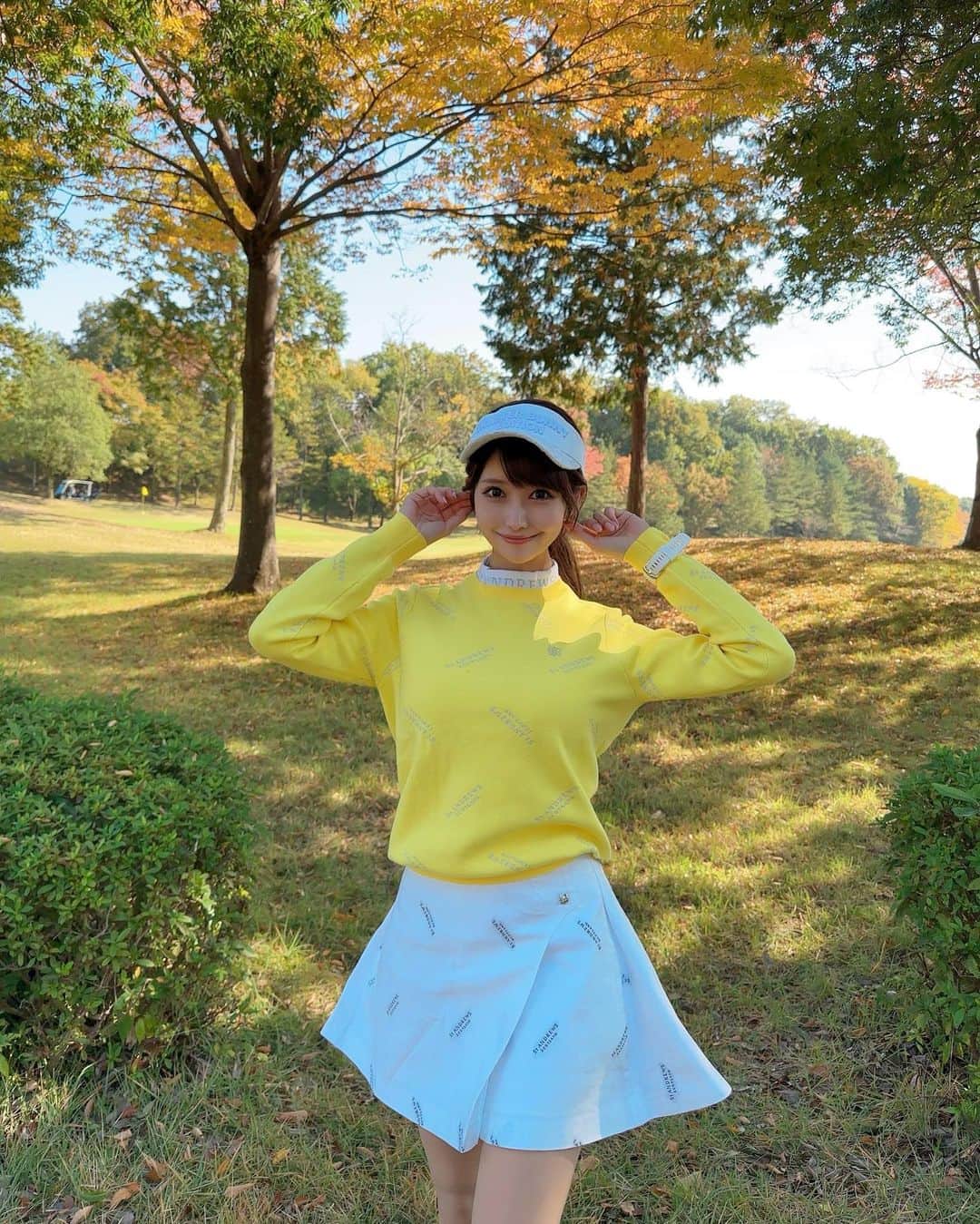 MAYUさんのインスタグラム写真 - (MAYUInstagram)「. 🌼🤍💛 . @standrews_jp コーデ💛 このイエローのやわらかい色味がとってもかわいいの〜🌼 . 秋めいてるゴルフ場にも合う☺️✨ . スコアは⚪️46.43-89（32putt） ちなみにパット数の内訳は、前半21の後半11🤣！ 前半3パットがたくさんで。。🤣 後半は寄せもパットも調子が上がったの〜✨ ハーフ11パットは初めて👏✨ . グリーン周りはとっても大事⛳️🥺 . . #ゴルフ女子#ゴルフ#ゴルフコーデ#ゴルフウェア#セントアンドリュース#森林公園ゴルフ倶楽部#golf#golfwear#golflife#golfstagram#golfcourse#golfaddict#golfclub#golfday#standrews#japanesegirl」11月4日 18時39分 - mayu.kina_golf