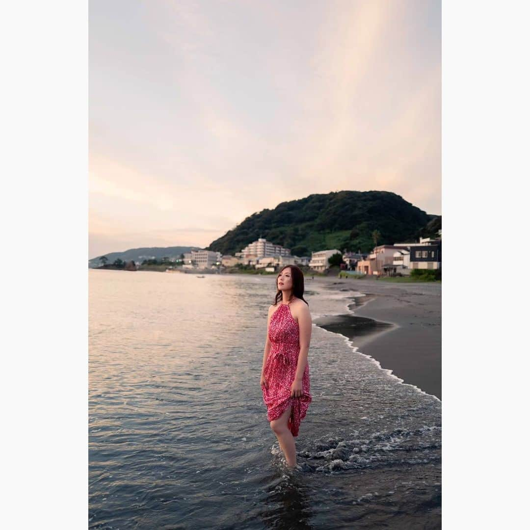 木下凜々子のインスタグラム：「・ #ririkokinoshita  #木下凛々子  ・ ・ ・ ・ #sunset #beach #portrait #photography #cool #girl #japanesegirl」