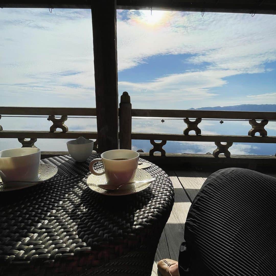 辺見えみりさんのインスタグラム写真 - (辺見えみりInstagram)「朝の時間も最高な @hiramatsuhotels_resorts_atami   質のいい楽しい時間を 少しでも味わいたいと思う 今日この頃です😌」11月4日 19時10分 - emiri_hemmi