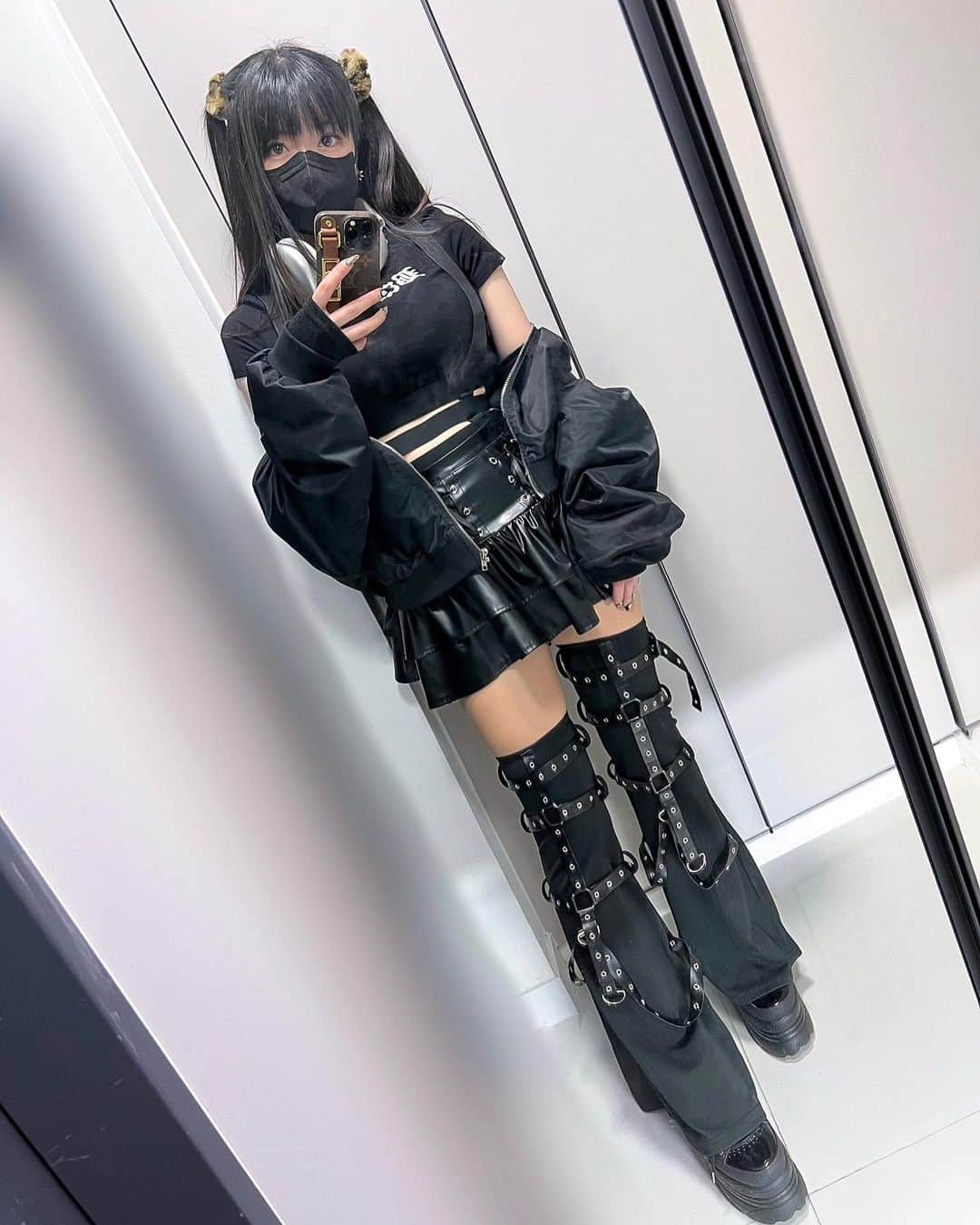 ゆとりのインスタグラム：「私服🖤」