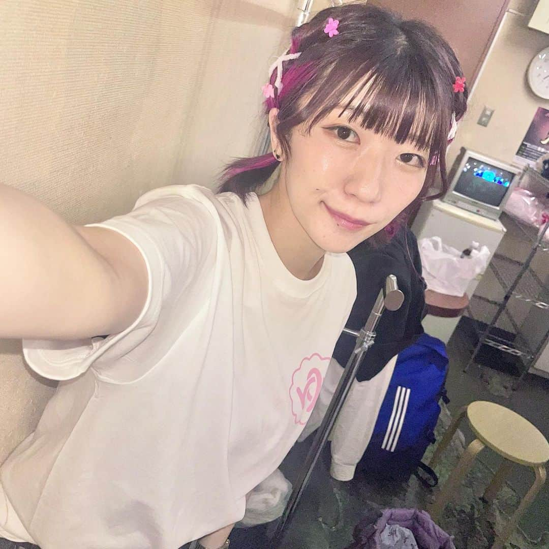 ぱいぱいでか美さんのインスタグラム写真 - (ぱいぱいでか美Instagram)「自撮り10連発(ほぼピース) . いい推しの日、ということで 私のことを「いい推し」と思ってくれるそこのあなただけに向けて 感謝の載せそびれ自撮り10連発です ｾｲﾔ!🤛🏻 ｾｲﾔ!🤛🏻 ｾｲﾔ!🤛🏻 ｾｲﾔ!🤛🏻 ｾｲﾔ!🤛🏻 ｾｲﾔ!🤛🏻 ｾｲﾔ!🤛🏻 ｾｲﾔ!🤛🏻 ｾｲﾔ!🤛🏻 ｾｲﾔ!🤛🏻 私は自分の推しに出会えて毎日幸せなので みんなもそう思ってくれてたらいいなー！ . #いい推しの日 #胸の小窓 #会場やイベント内容によって #開閉します #でか美ちゃん #自撮り」11月4日 20時34分 - paipaidekami